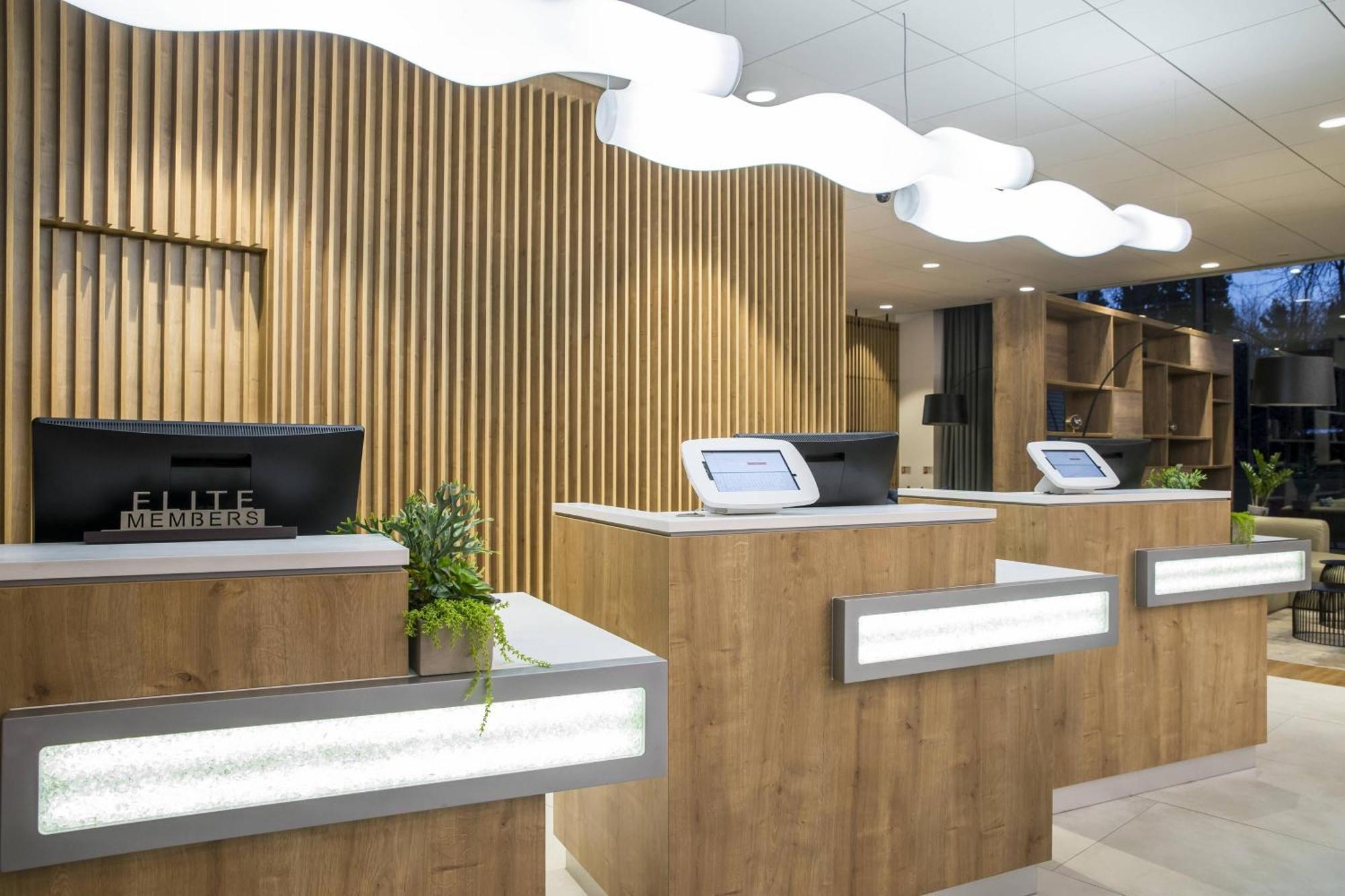 Courtyard By Marriott Edinburgh West Hotel Bagian luar foto